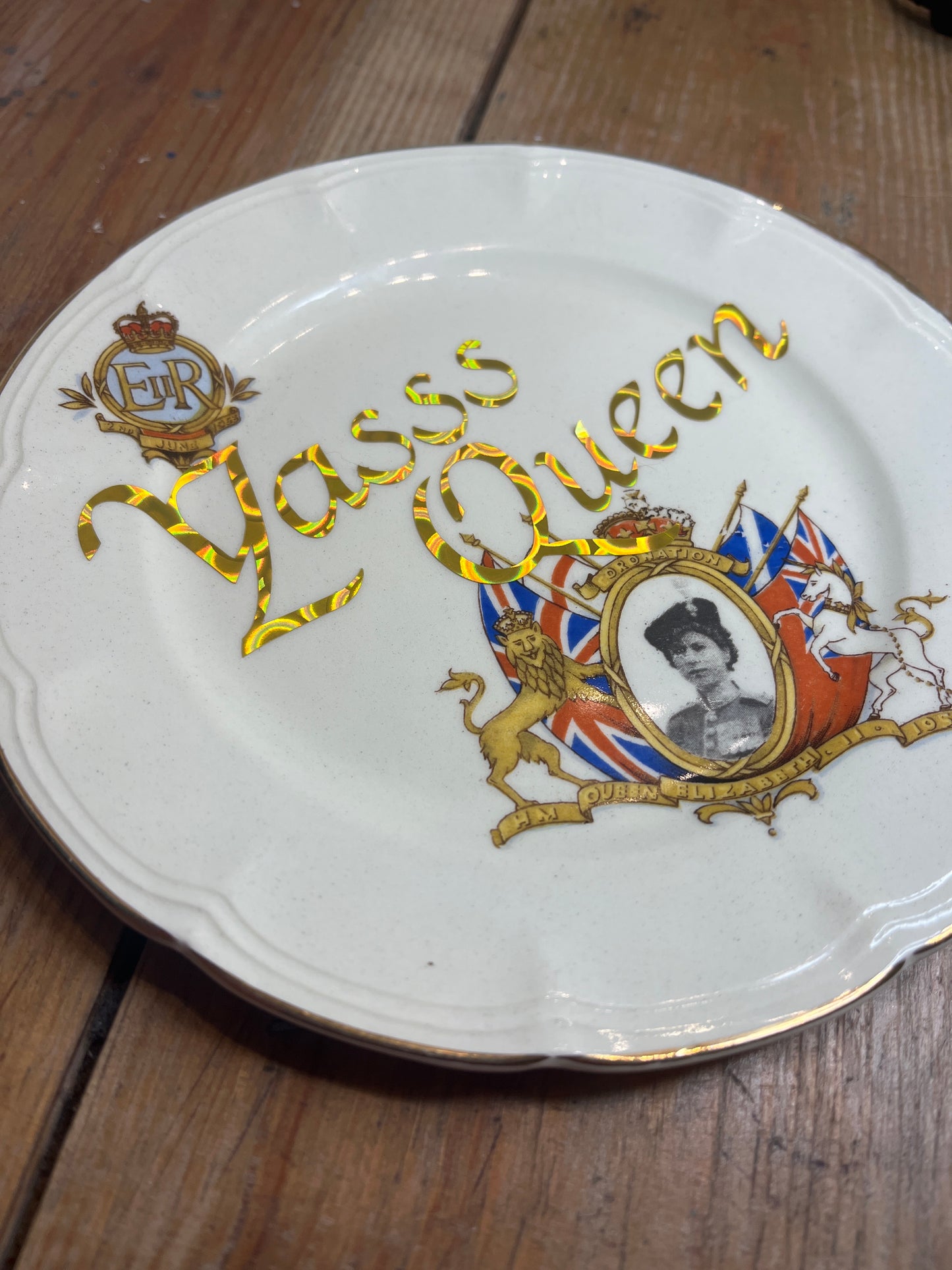 Yasss Queen Vintage Plate