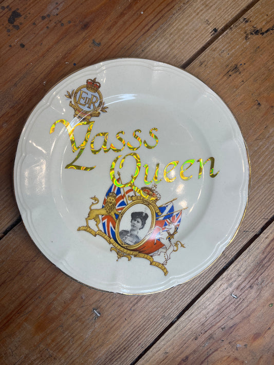 Yasss Queen Vintage Plate